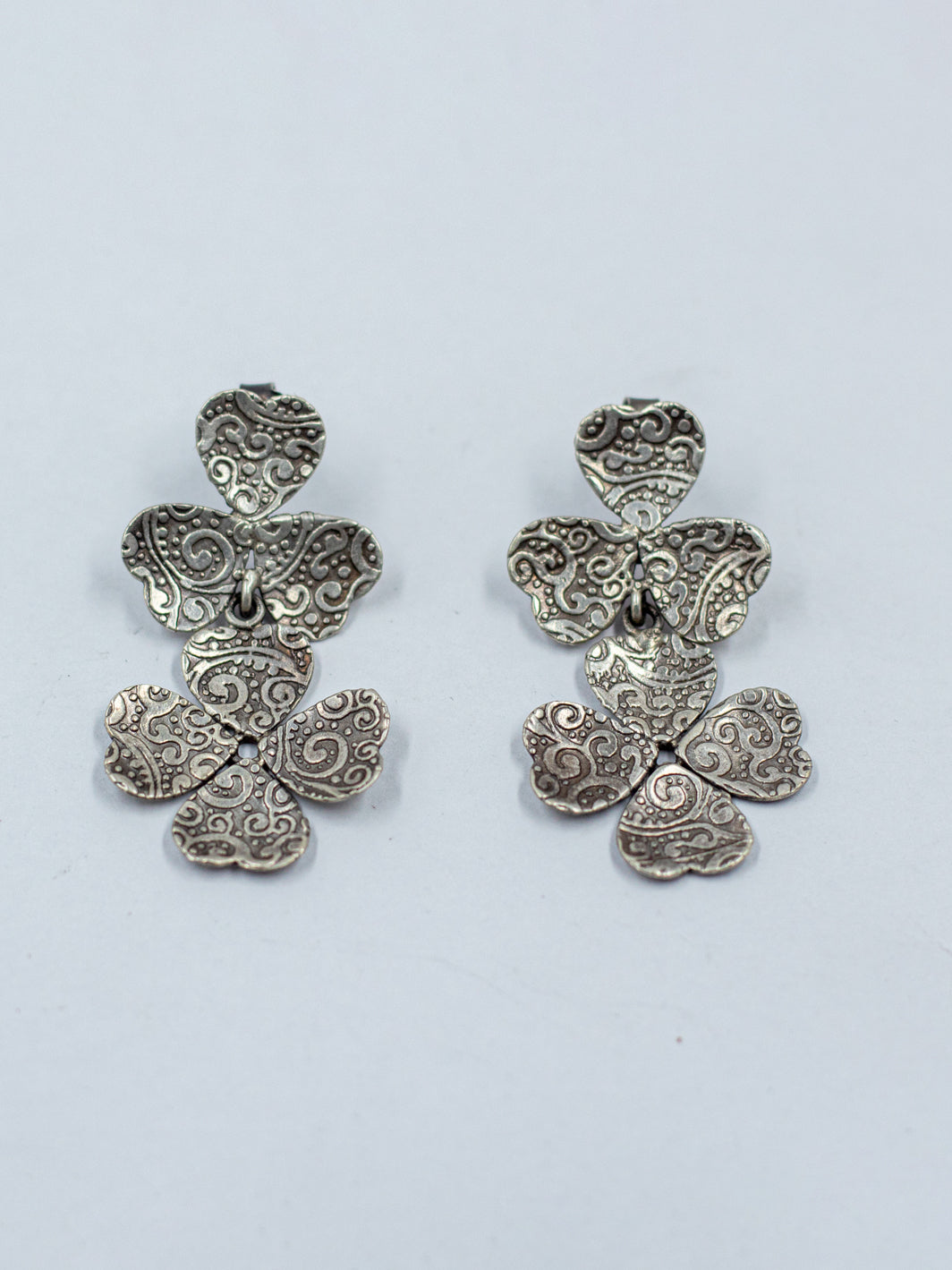 Textured Floral Earring With Floral Necklace