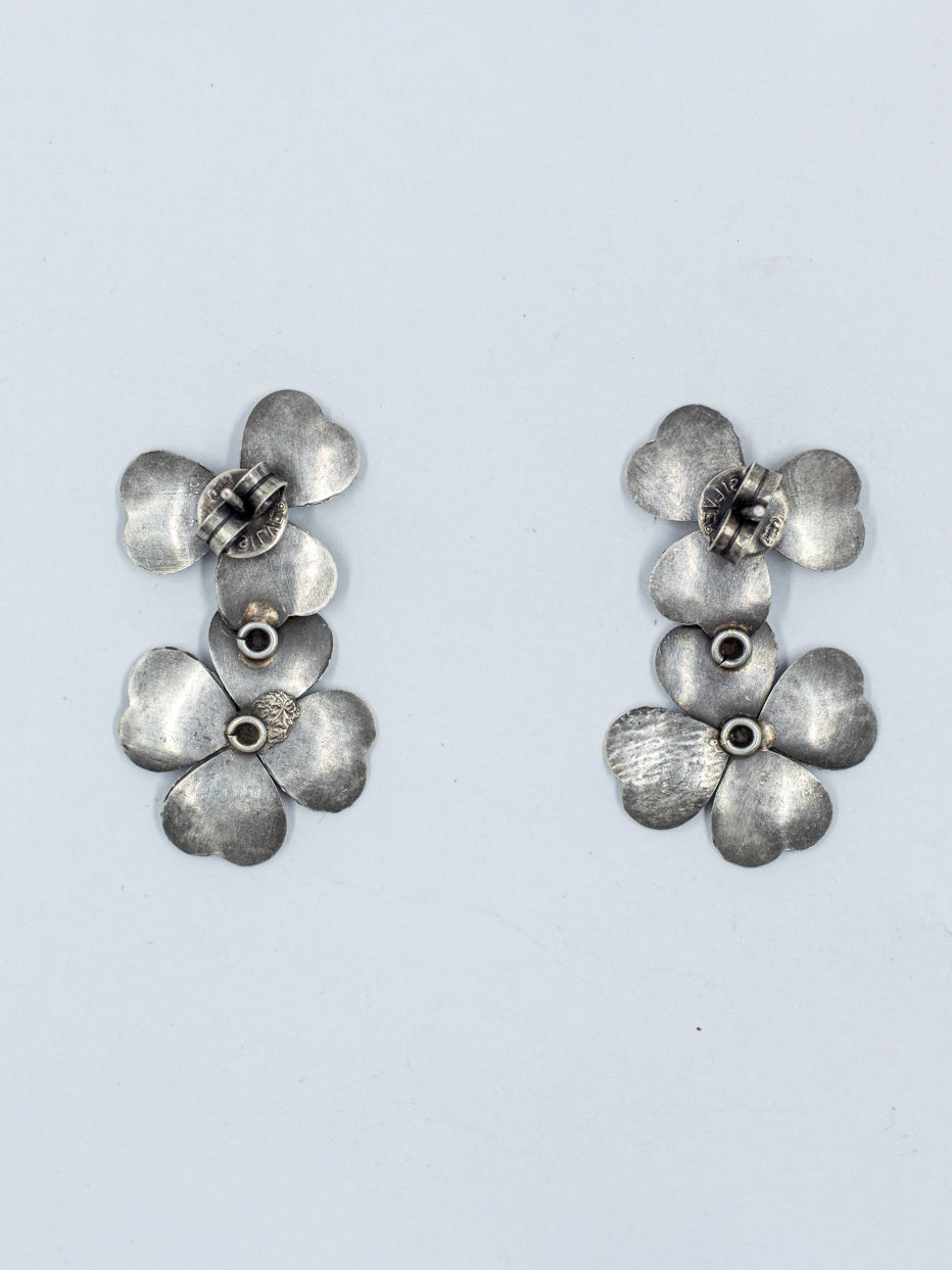 Textured Floral Earring With Floral Necklace