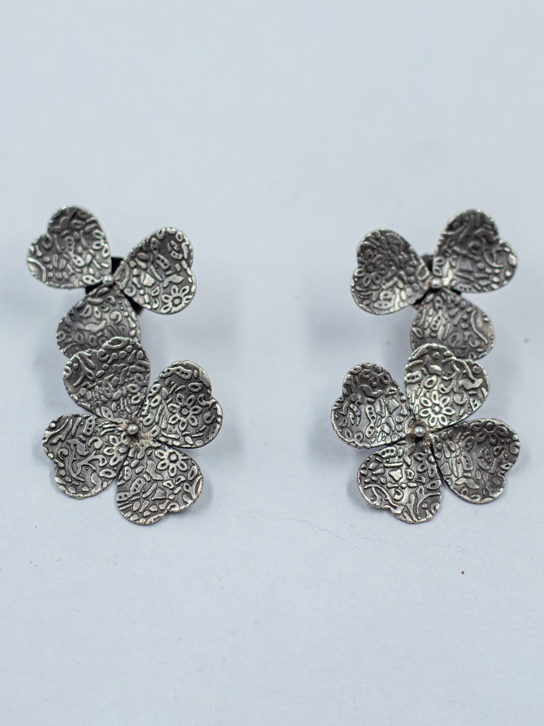 Textured Floral Earring With Floral Necklace