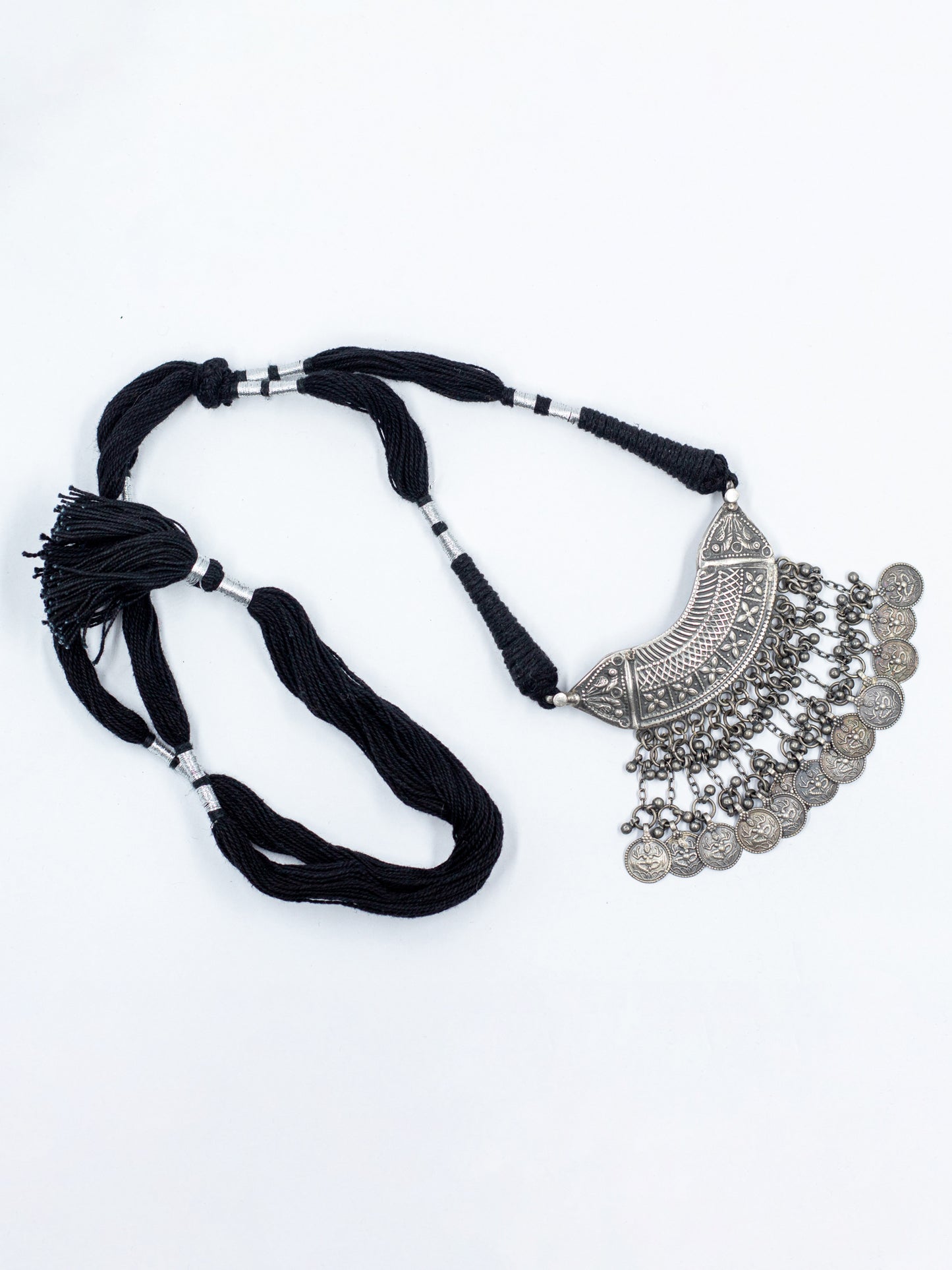 Flower Embossed Black Thread Necklace