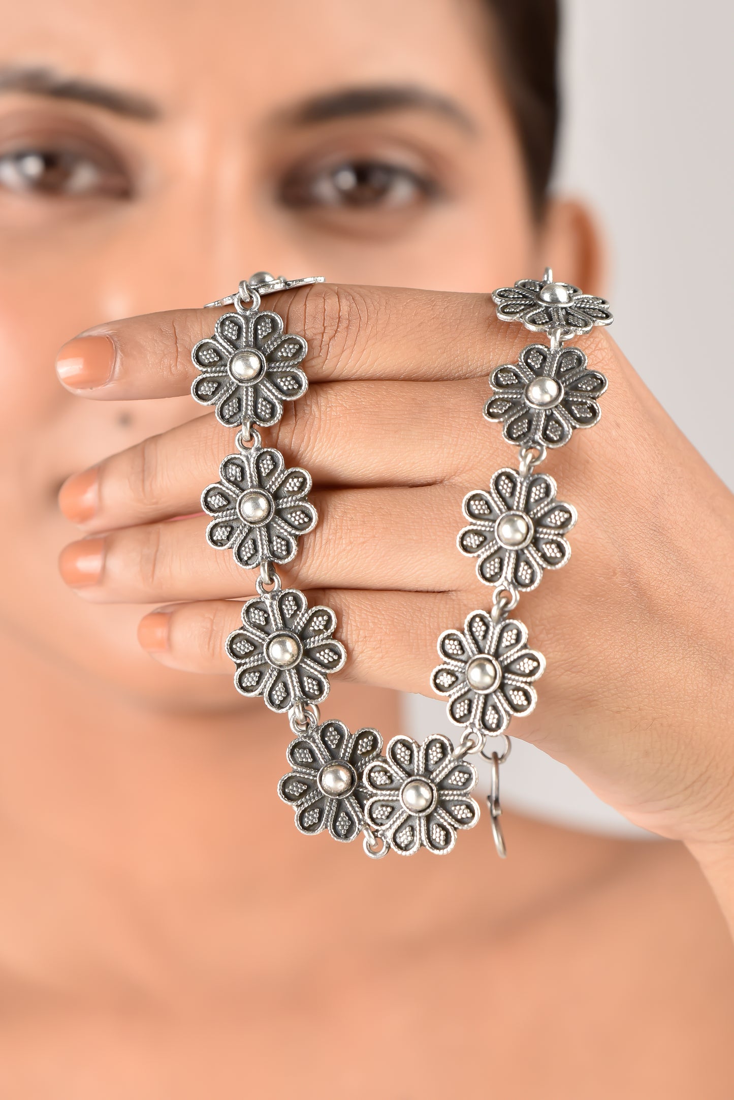 Granulated Flower Necklace