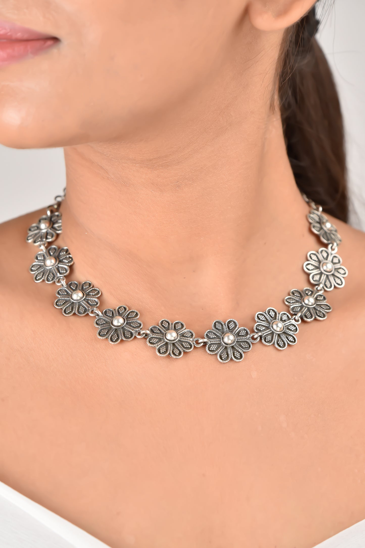 Granulated Flower Necklace
