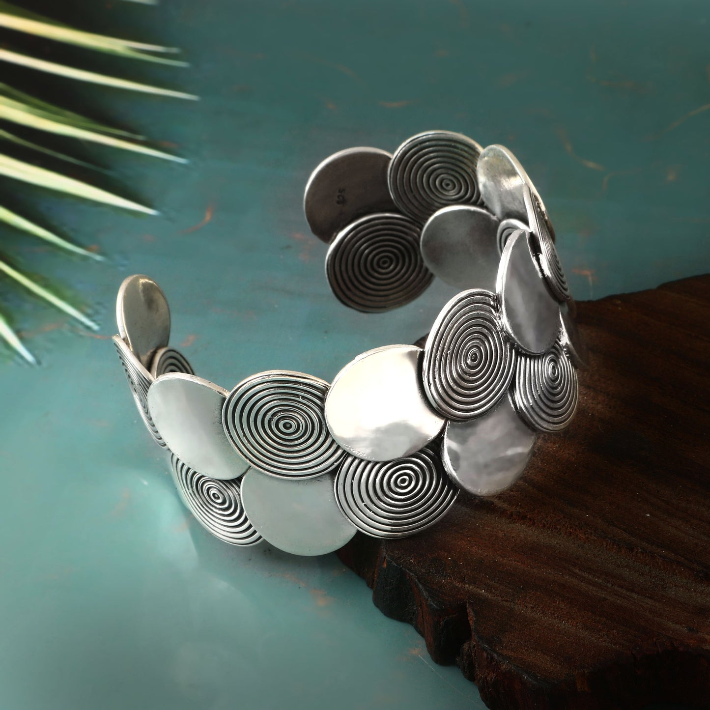 Geometric Hand Cuff