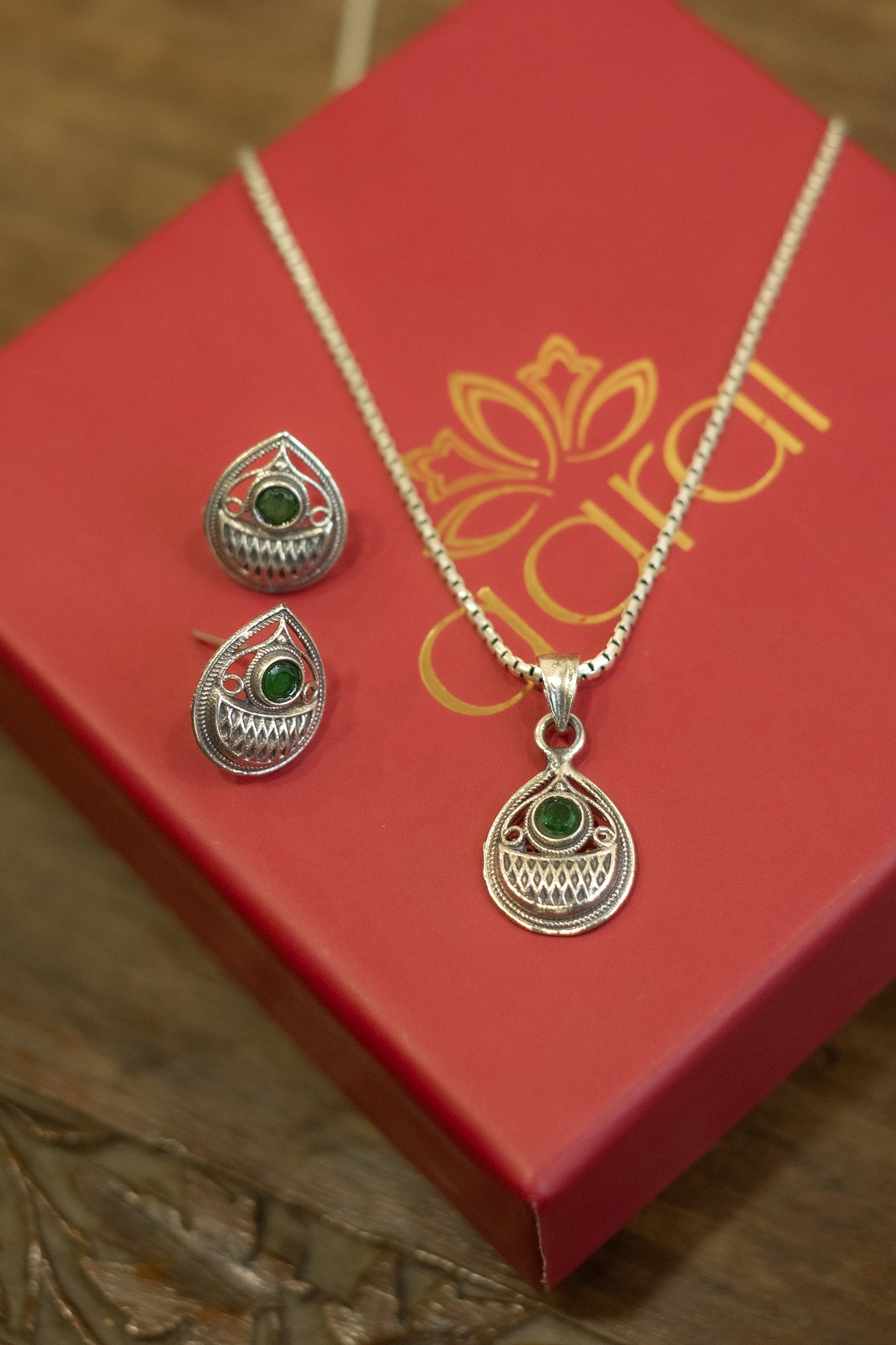 Green Stone Paan Drop Pendant
